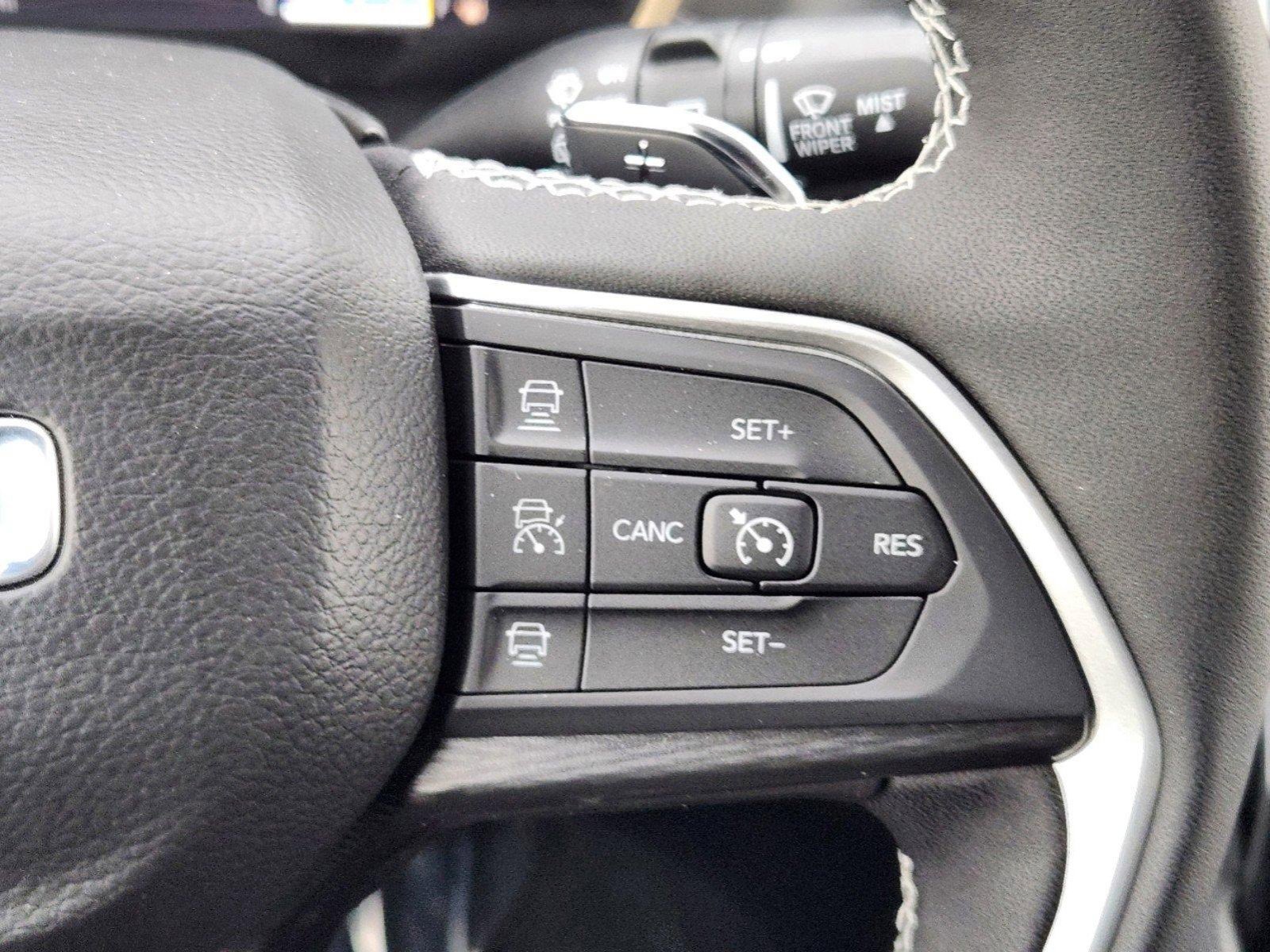 New 2025 Jeep Grand Cherokee Laredo w/ Luxury Tech Group I image 25