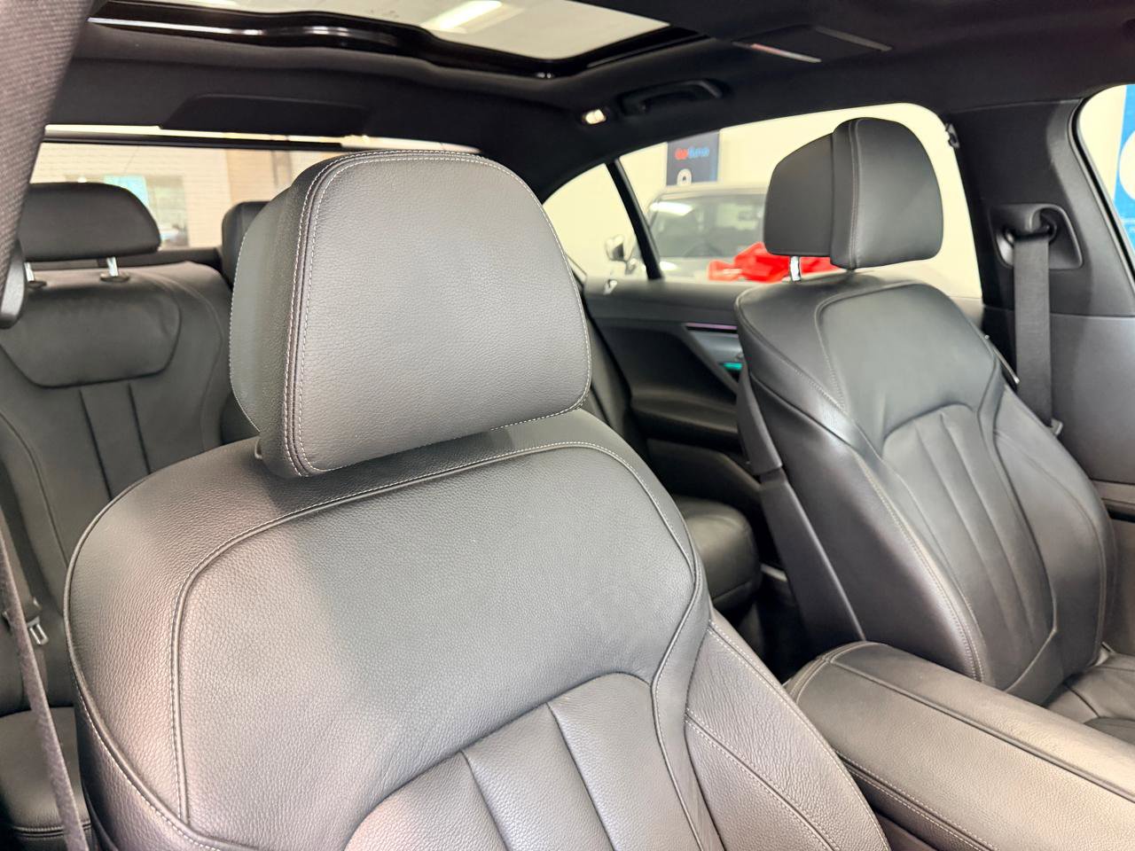 Used 2019 BMW 740i w/ M Sport Package RWD image 34