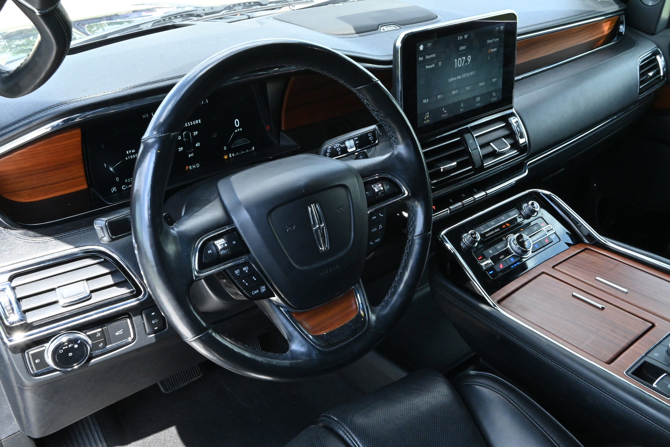 Used 2019 Lincoln Navigator Reserve AWD/4WD image 17