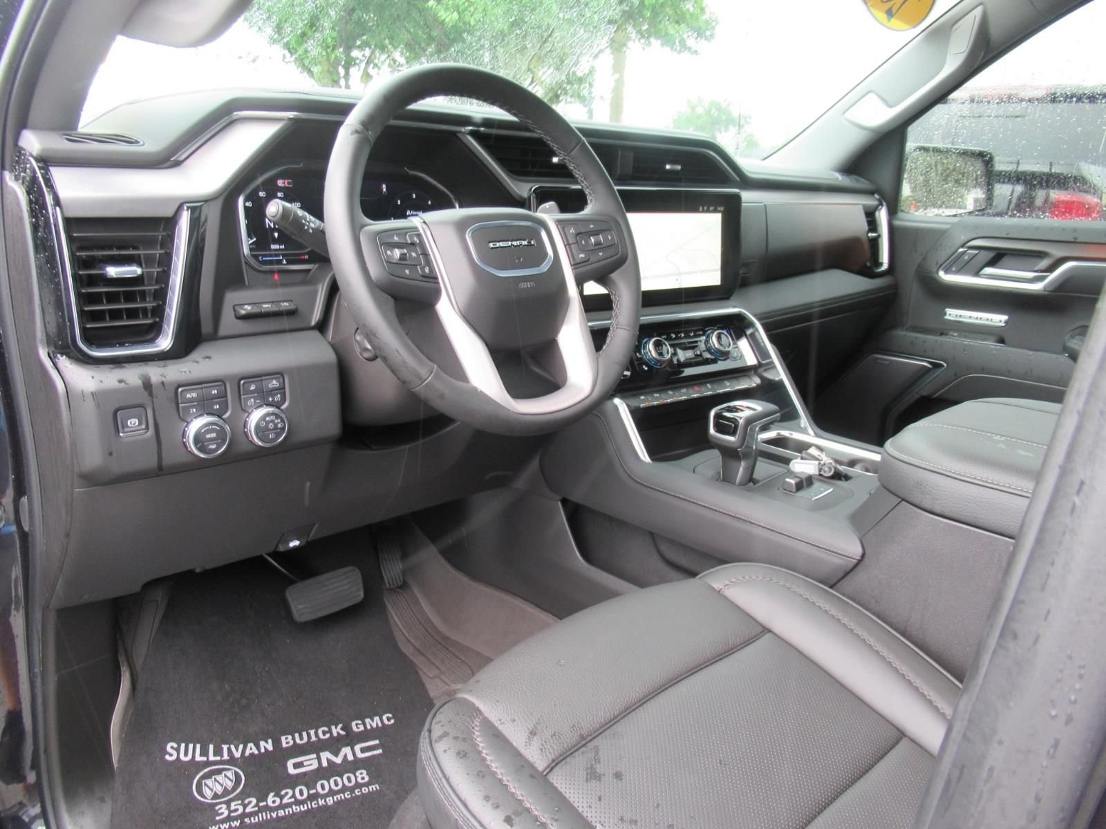Used 2025 GMC Sierra 1500 Denali w/ Denali Reserve Package AWD/4WD image 17