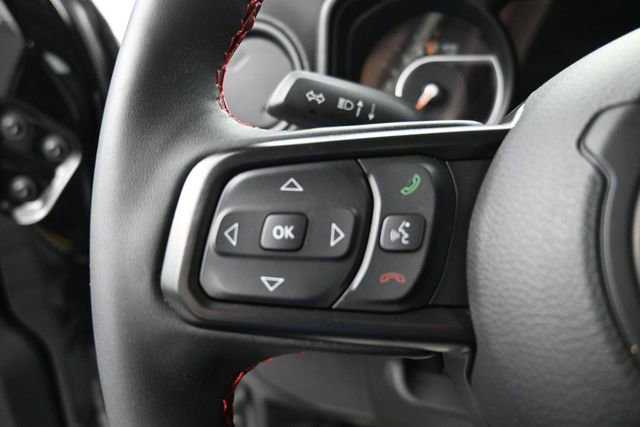 Used 2024 Jeep Gladiator Rubicon w/ Technology Group AWD/4WD image 13