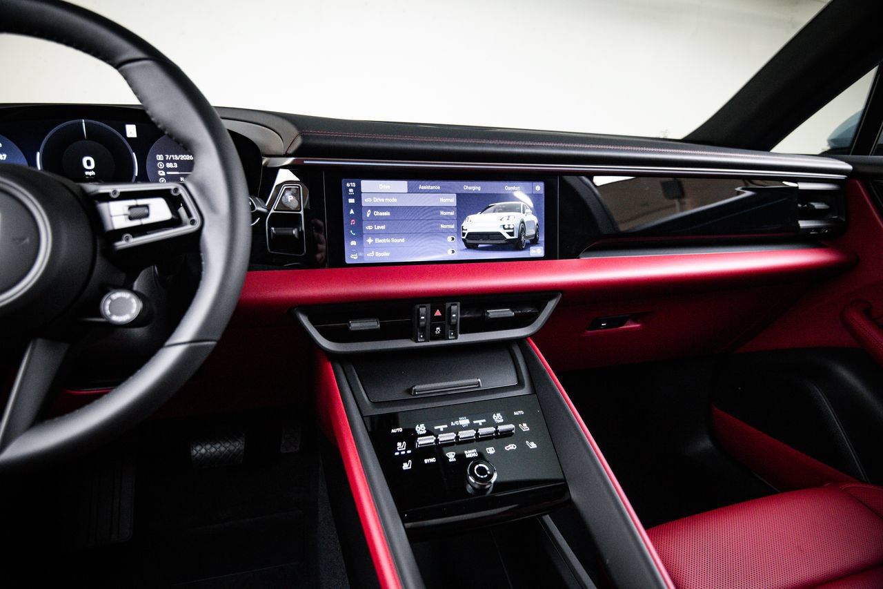 New 2026 Porsche Macan Electric RWD image 19