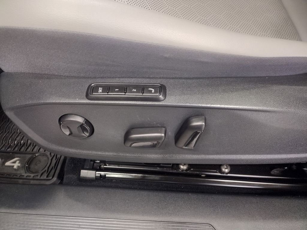 Used 2022 Volkswagen ID.4 Pro S image 21