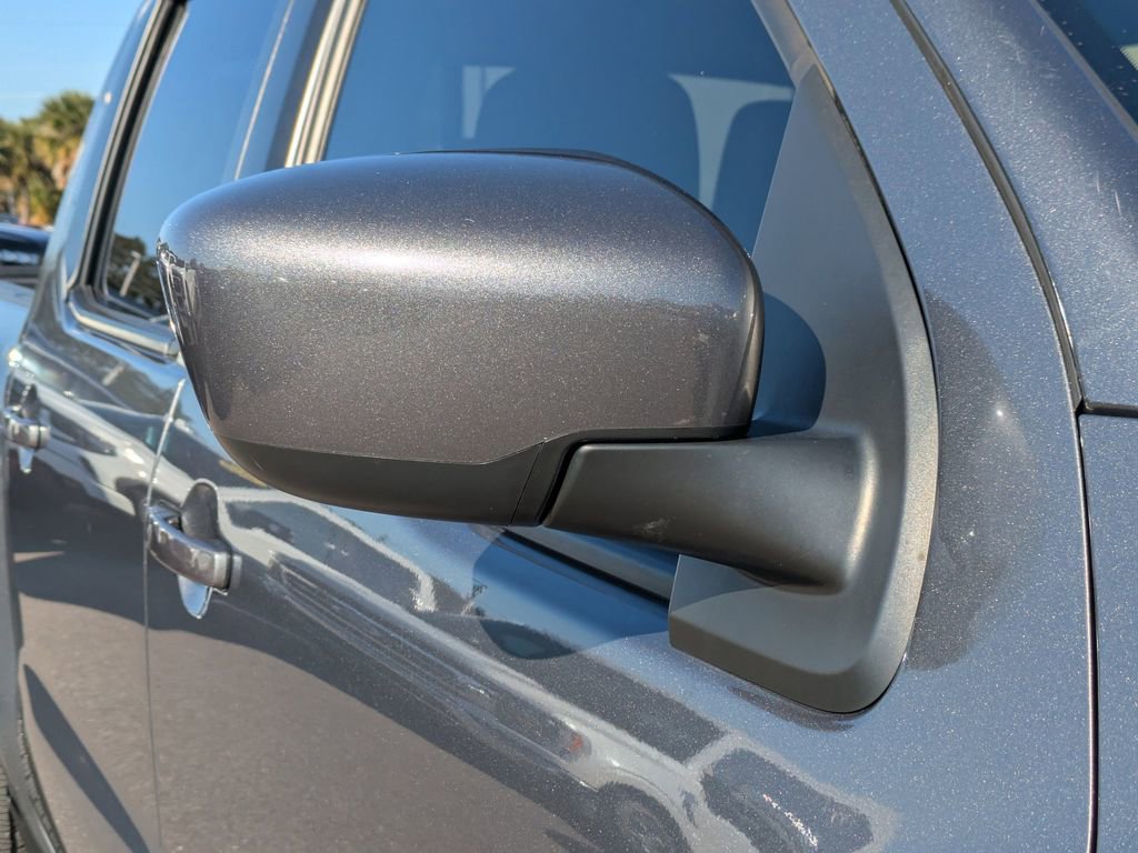 Used 2022 Nissan Frontier SV image 11