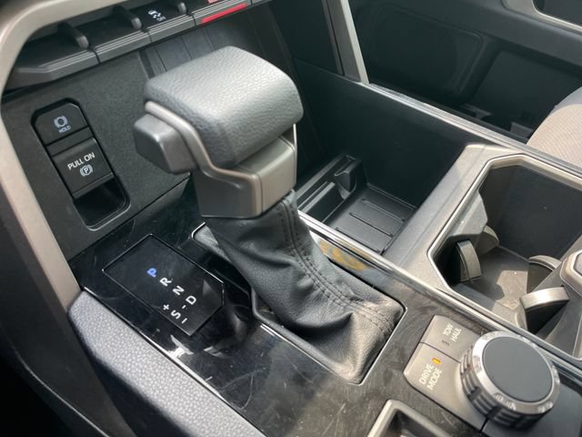 Used 2022 Toyota Tundra SR5 w/ SR5 Convenience Package AWD/4WD image 15