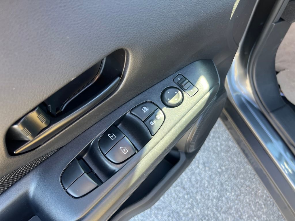 New 2025 Nissan Kicks Play S image 12
