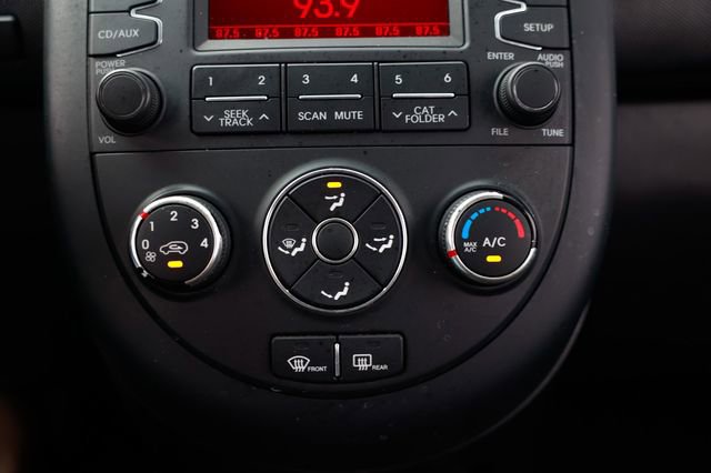 Used 2013 Kia Soul image 32