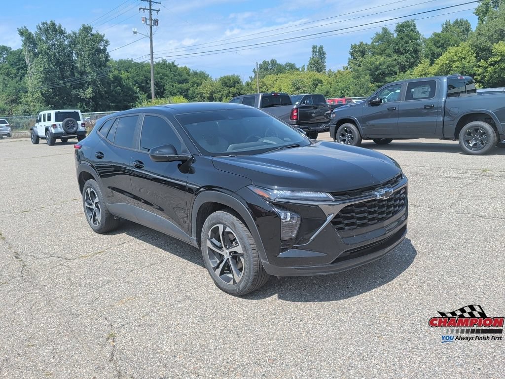 Used 2025 Chevrolet Trax RS w/ Driver Confidence Package FWD image 9
