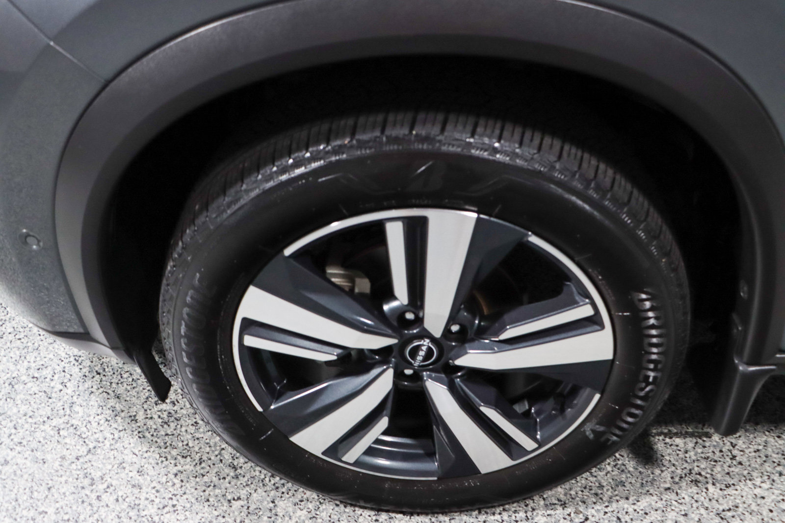 Used 2023 Nissan Rogue SL w/ SL Premium Package image 11