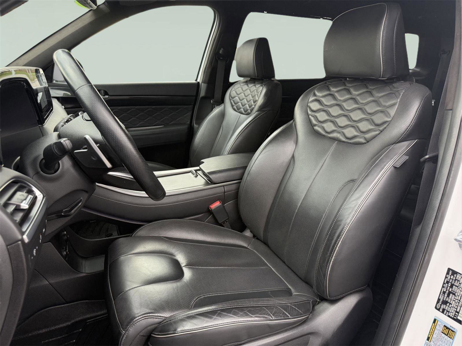 Used 2022 Hyundai Palisade Calligraphy image 10