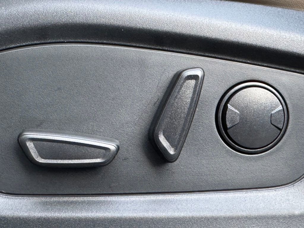 Used 2023 Ford Explorer XLT w/ Equipment Group 202A image 20