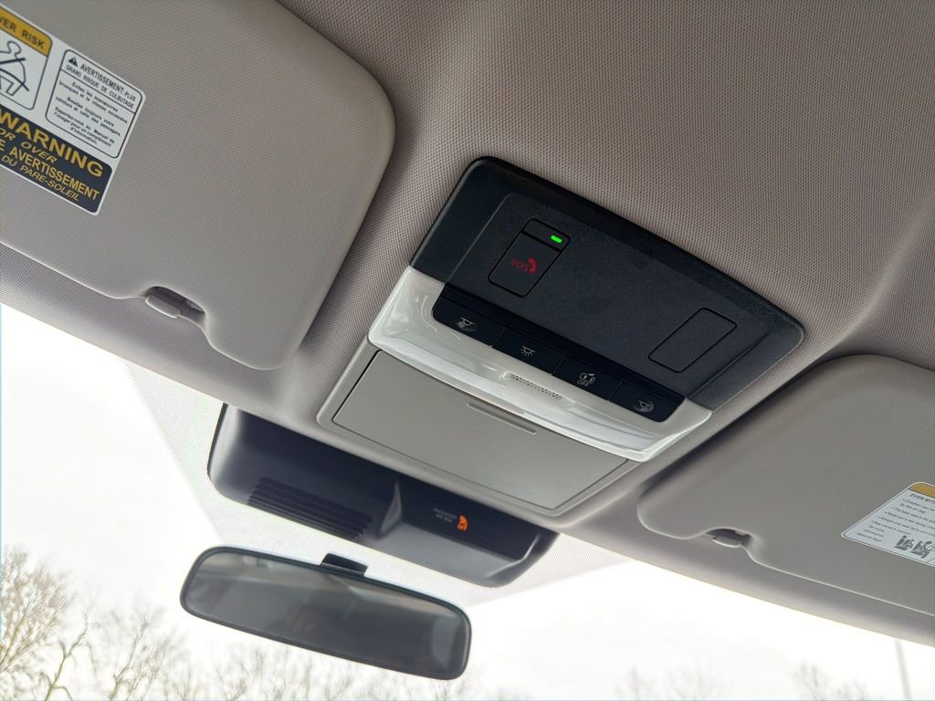 Used 2024 Mitsubishi Outlander SE image 13