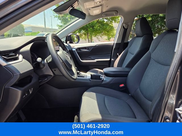 Used 2025 Toyota RAV4 XLE FWD image 9