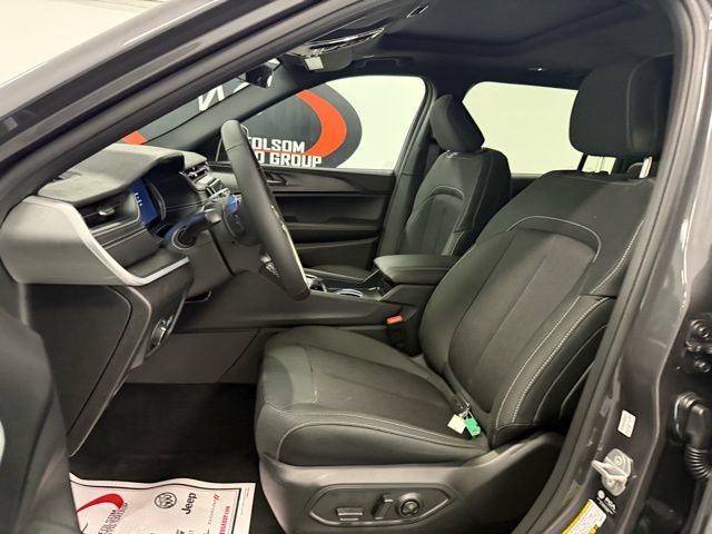 New 2026 Jeep Grand Cherokee L Laredo image 12