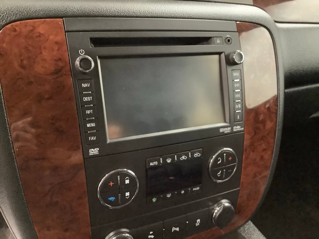 Used 2012 Chevrolet Avalanche LT AWD/4WD image 18