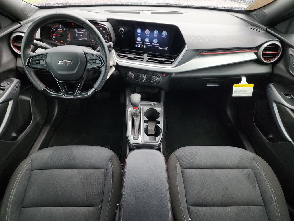 Used 2025 Chevrolet Trax RS FWD image 14