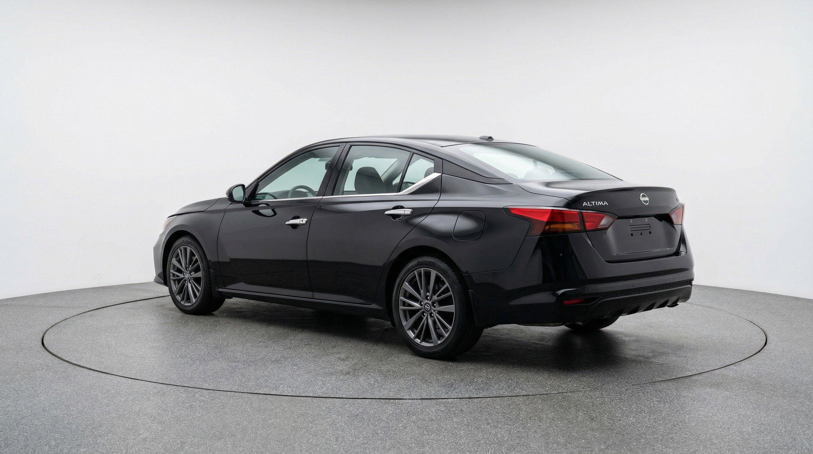 Used 2025 Nissan Altima 2.5 SV image 6