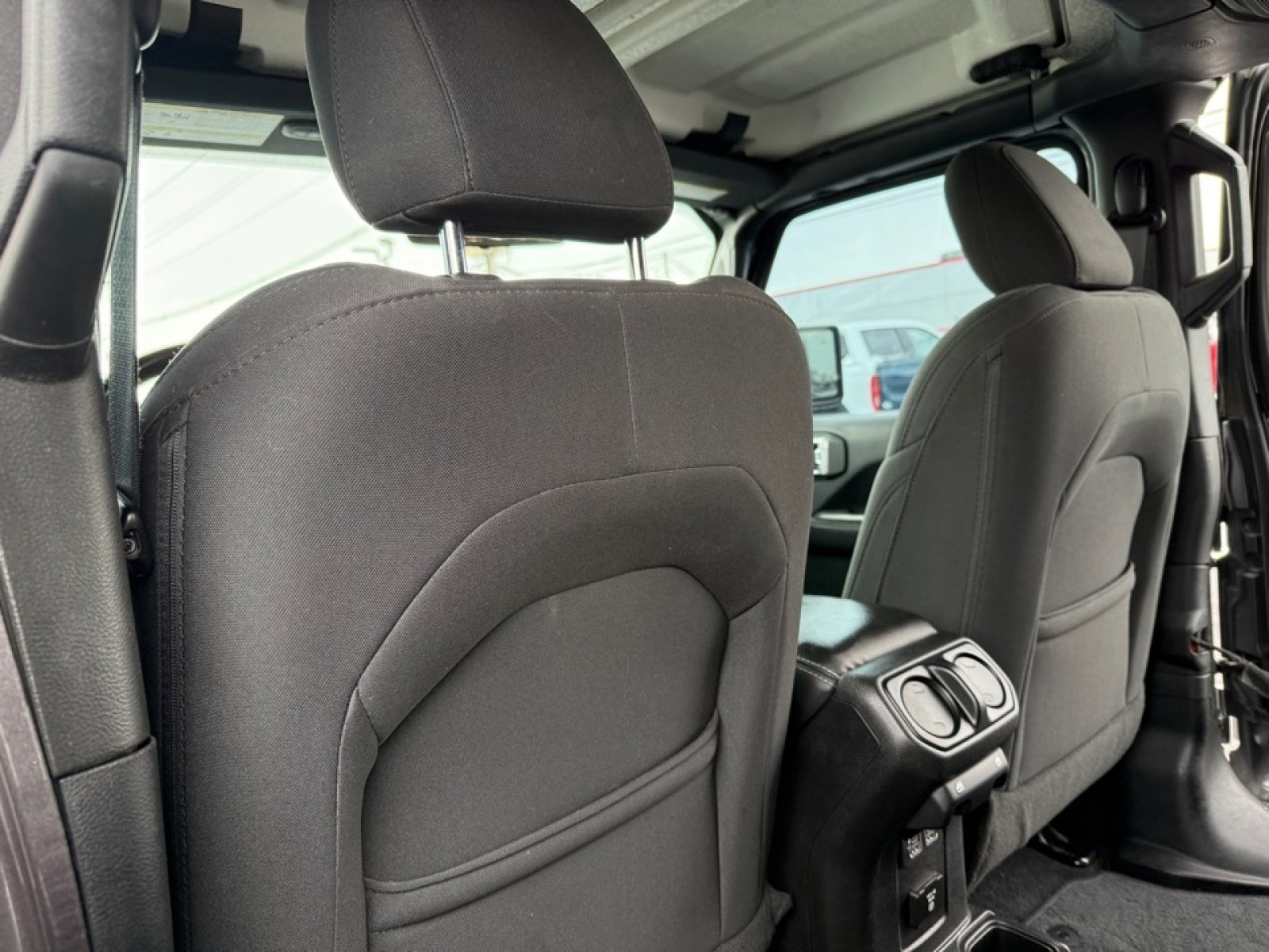 Used 2019 Jeep Wrangler Unlimited Sahara w/ Safety Group image 18