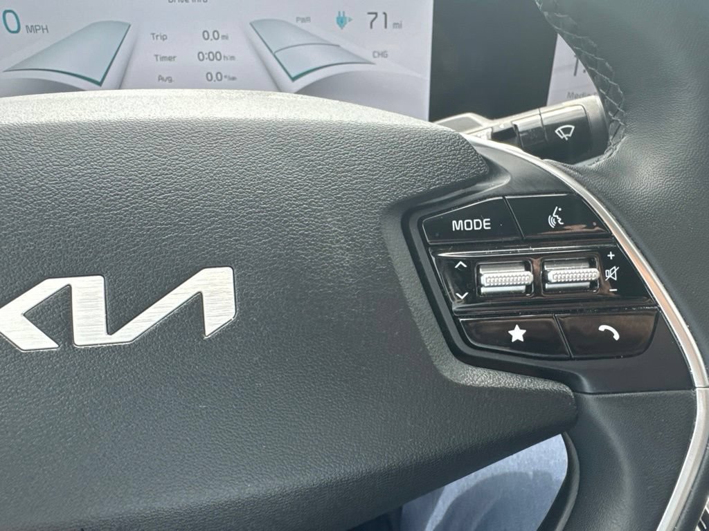 Used 2024 Kia EV6 Light AWD/4WD image 9