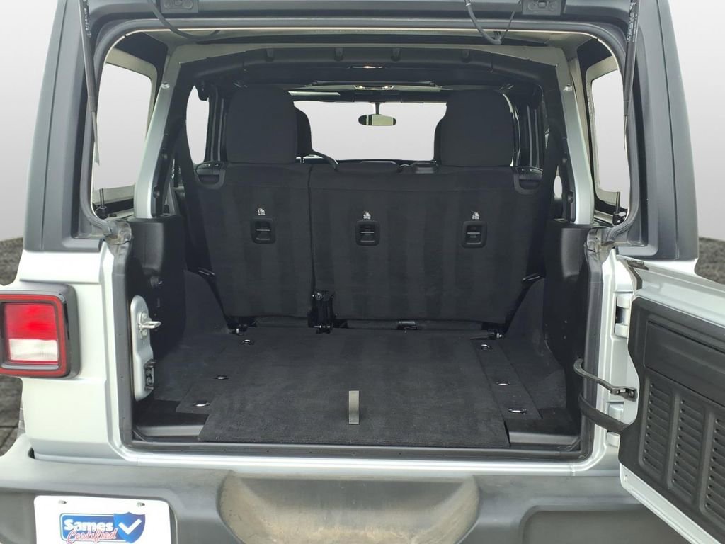Used 2023 Jeep Wrangler Sport image 9