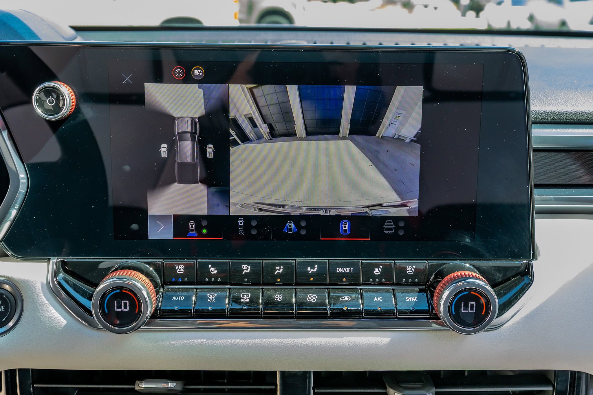 Used 2024 GMC Canyon AT4X image 25