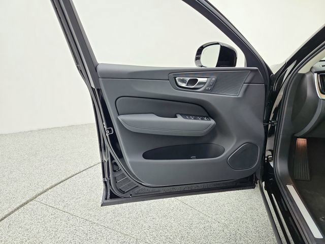 New 2026 Volvo XC60 B5 Plus w/ Climate Package image 27
