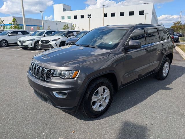 Used 2017 Jeep Grand Cherokee Laredo w/ Quick Order Package 2BE image 3