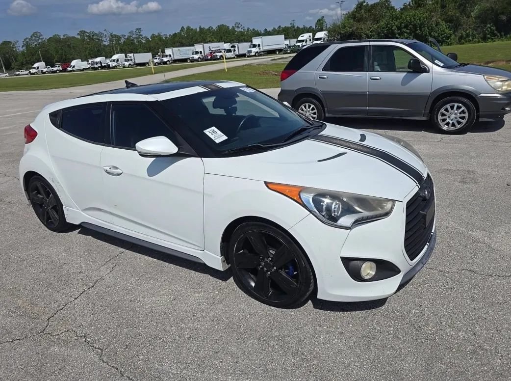 Used 2014 Hyundai Veloster Turbo w/ Turbo Technology Package 04 FWD image 4