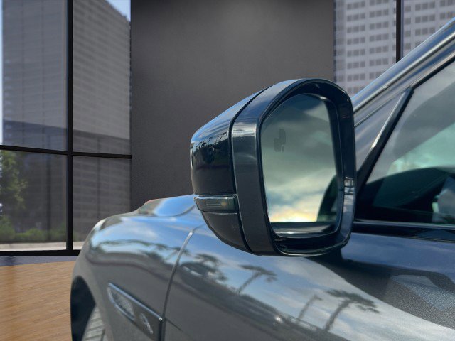 Used 2025 Jaguar F-PACE R-Dynamic S image 11