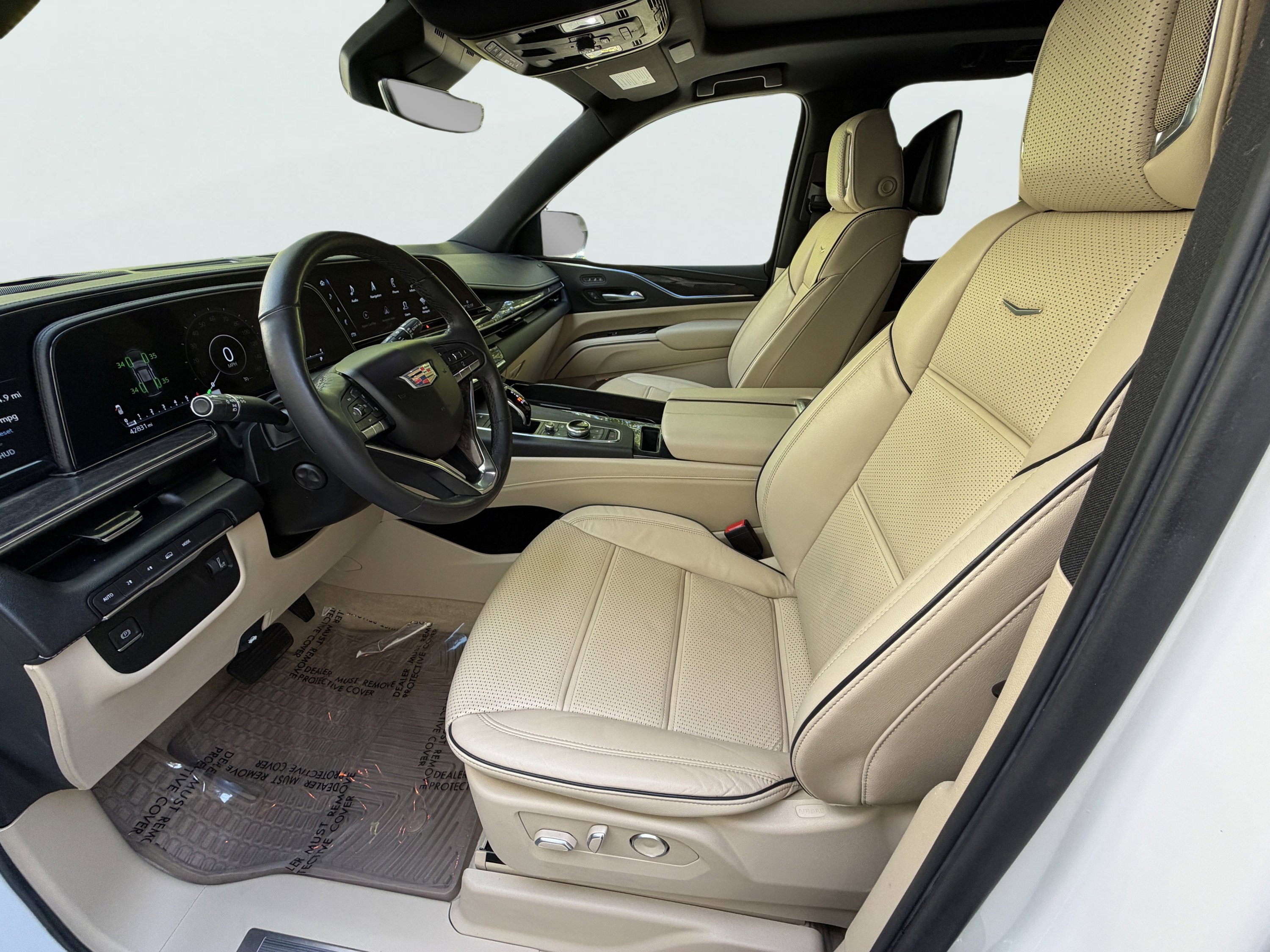 Used 2021 Cadillac Escalade ESV Premium Luxury w/ LPO, Illumination Package image 19