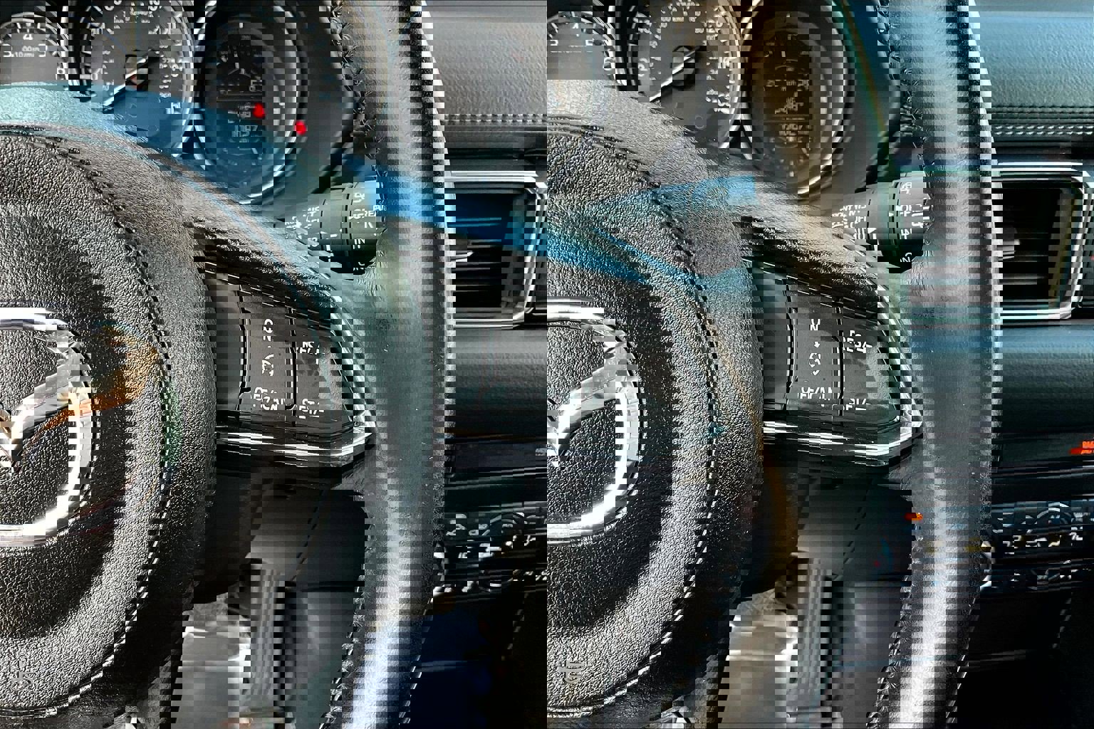 Used 2017 MAZDA CX-5 Touring w/ Preferred Equipment Package image 12