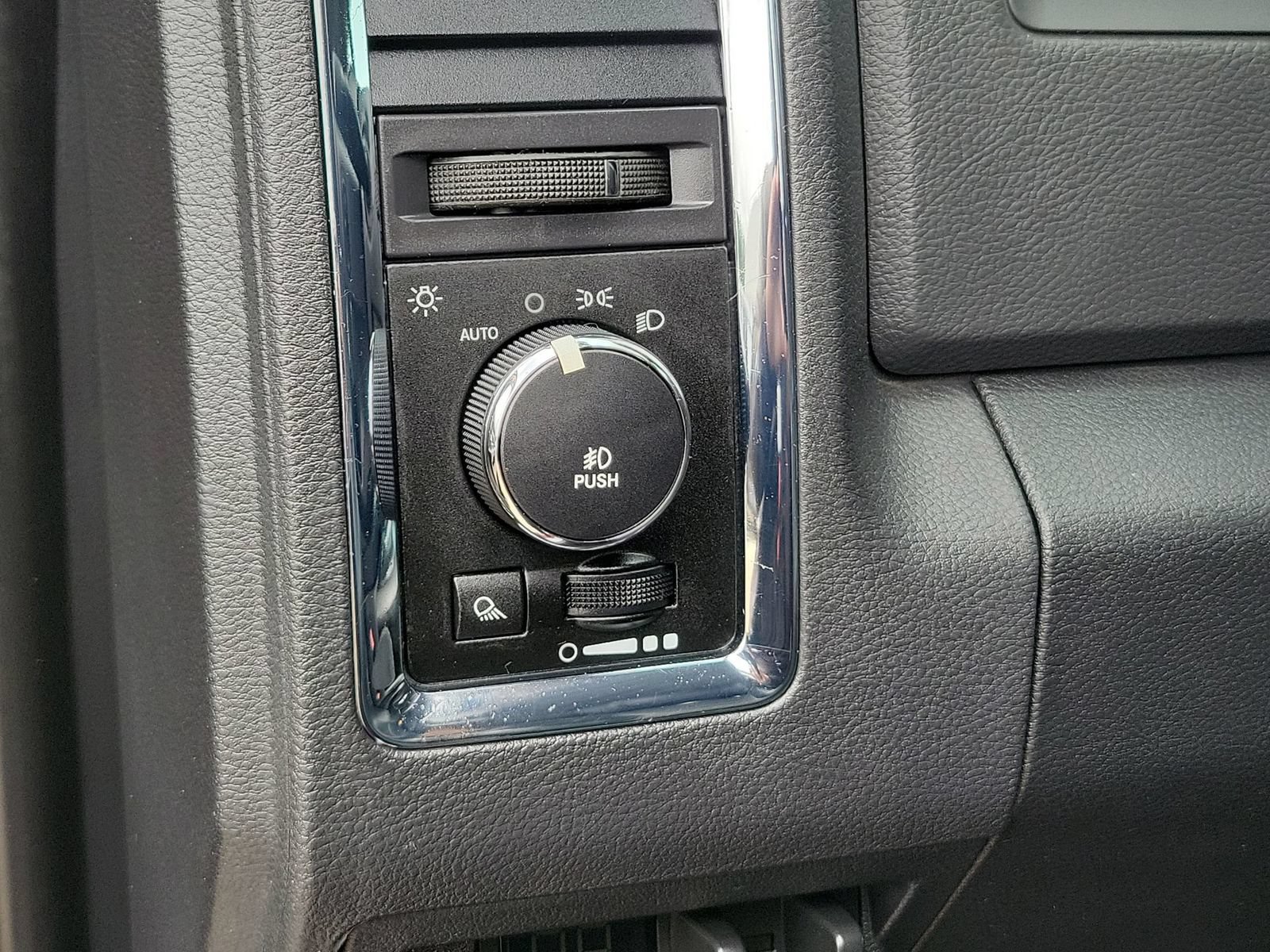 Used 2012 RAM 1500 Limited RWD image 17