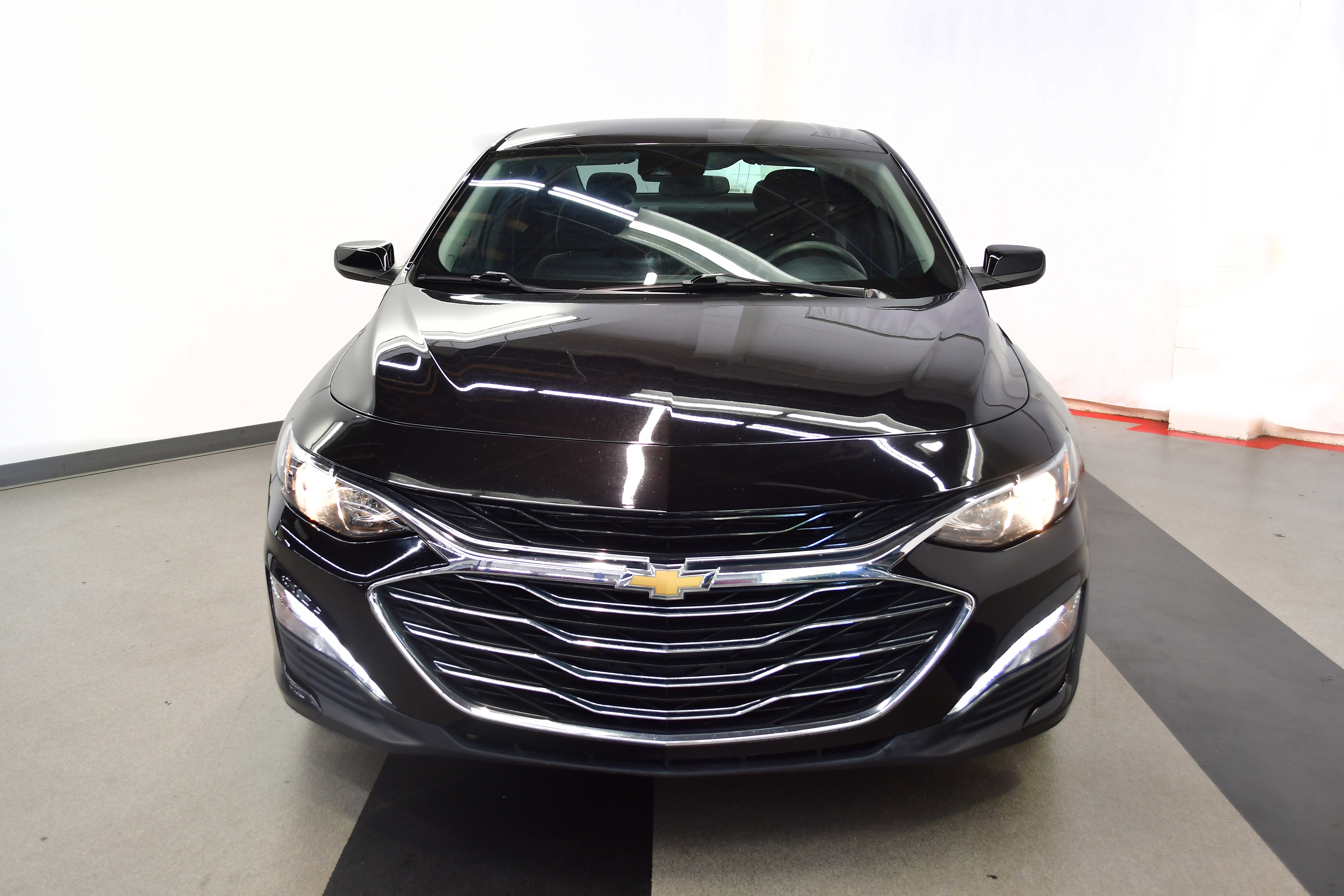 Used 2024 Chevrolet Malibu LT FWD image 3