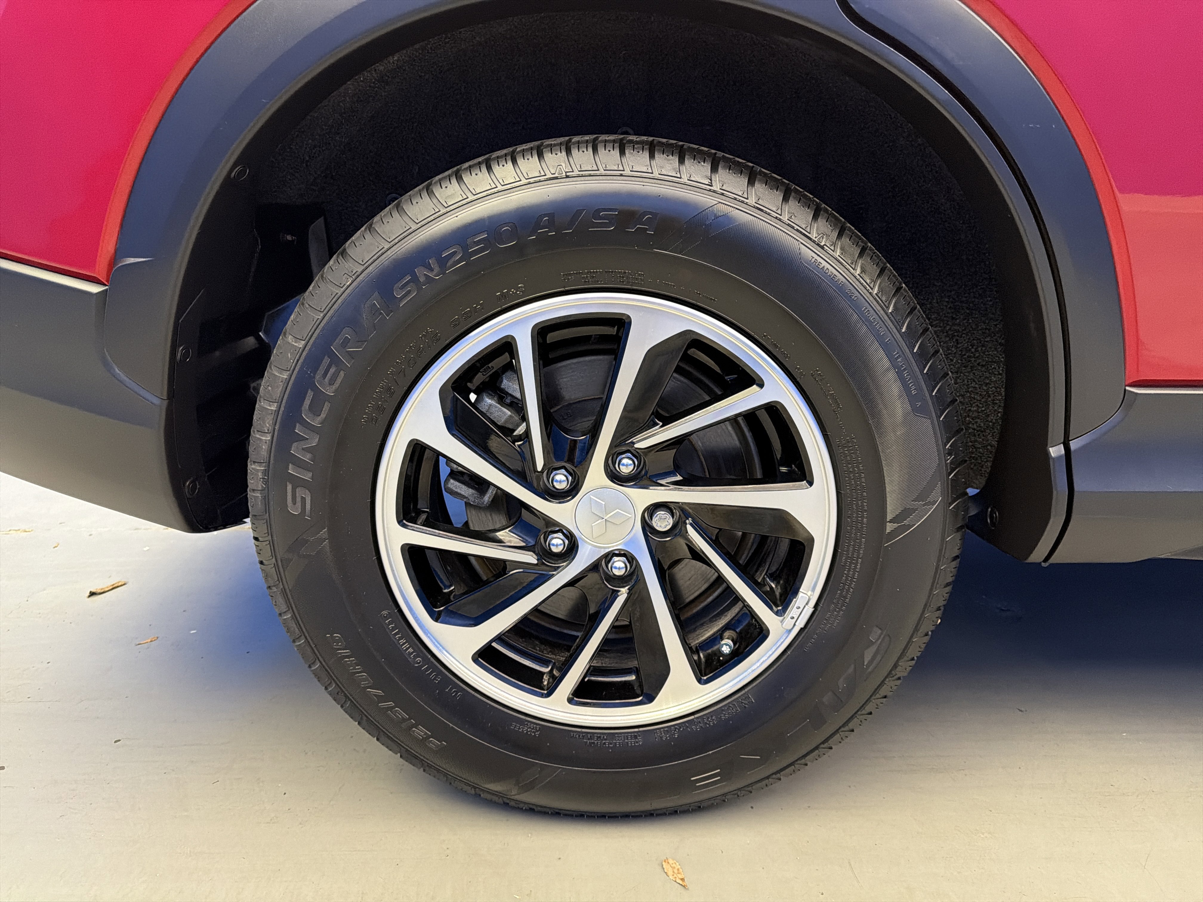 Used 2024 Mitsubishi Eclipse Cross ES image 9