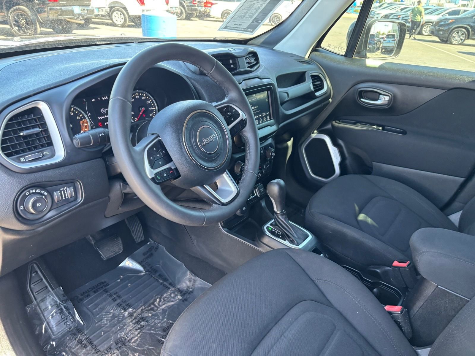 Used 2019 Jeep Renegade Latitude w/ Popular Equipment Group image 21