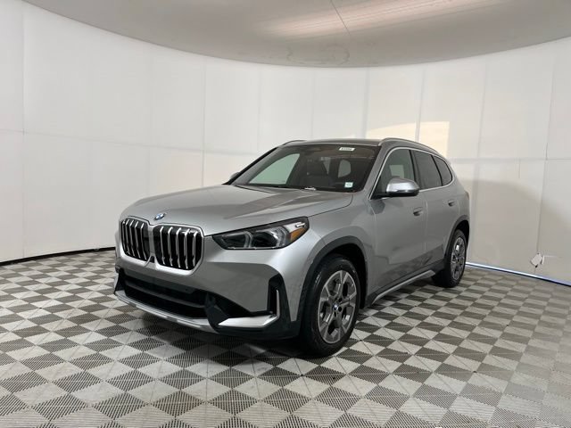Used 2026 BMW X1 xDrive28i w/ Technology Package AWD/4WD image 3