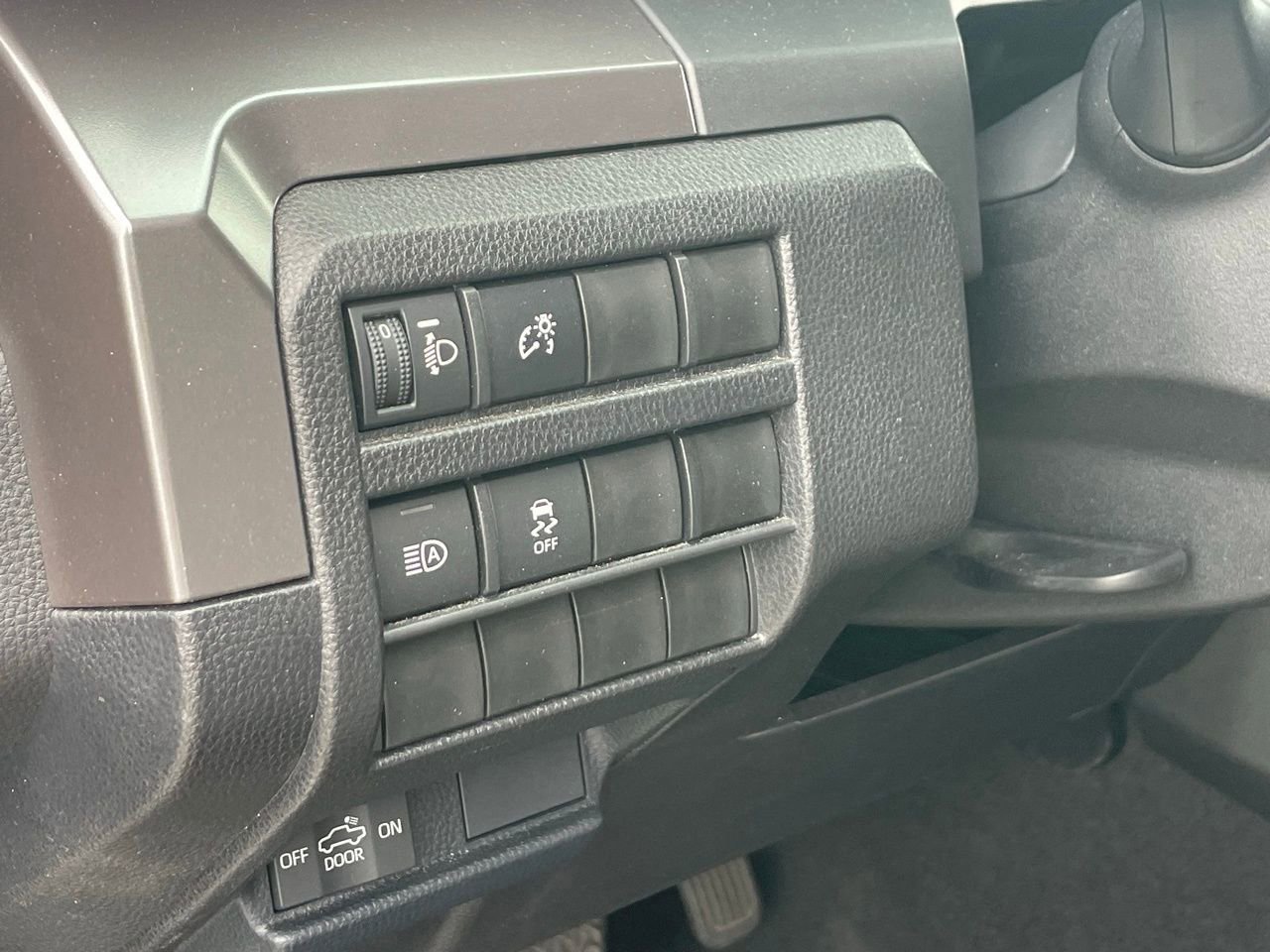 Used 2025 Toyota Tacoma SR5 image 6