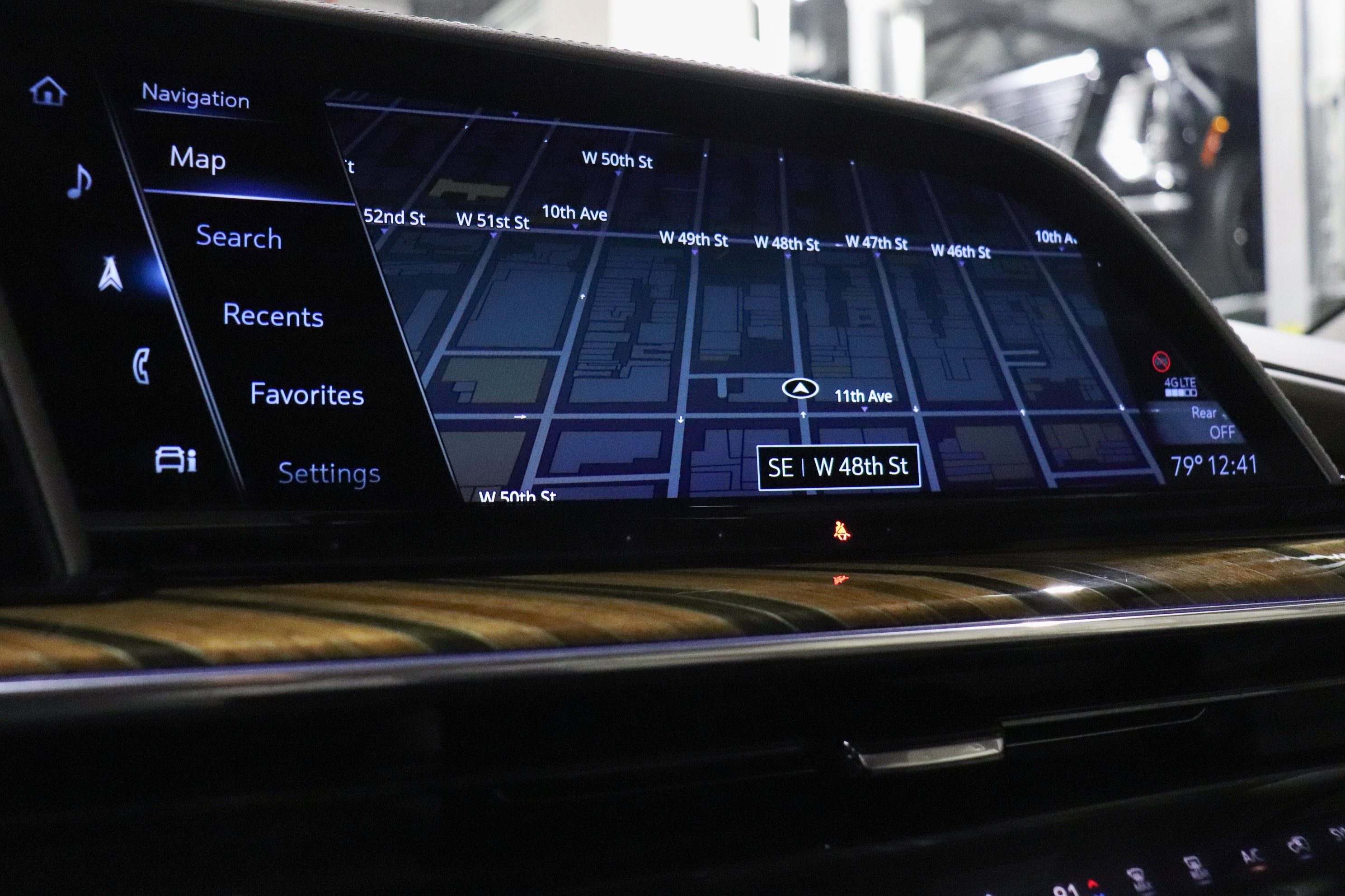 Used 2022 Cadillac Escalade ESV Sport Platinum image 39