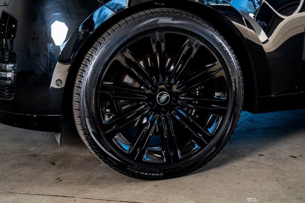 Used 2024 Land Rover Range Rover Autobiography image 10