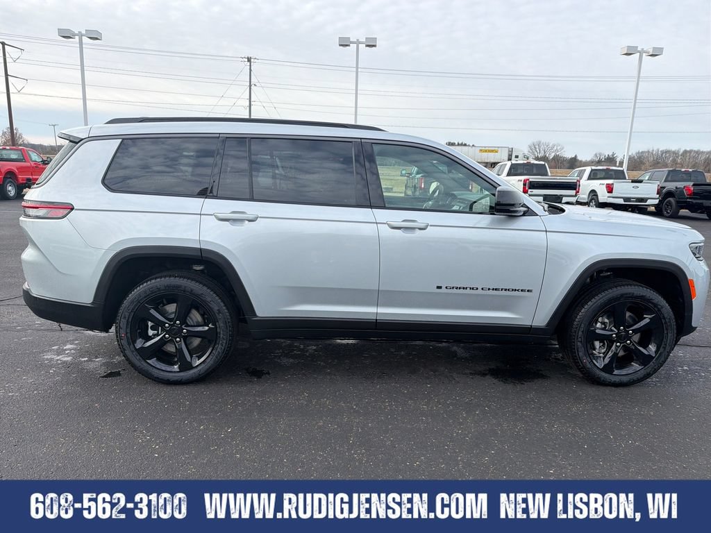 New 2026 Jeep Grand Cherokee L Limited w/ Limited Altitude Package AWD/4WD image 6