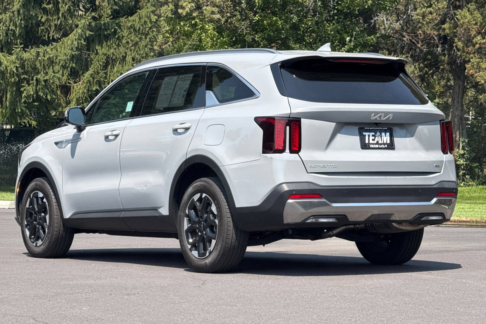 Used 2025 Kia Sorento S AWD/4WD image 6