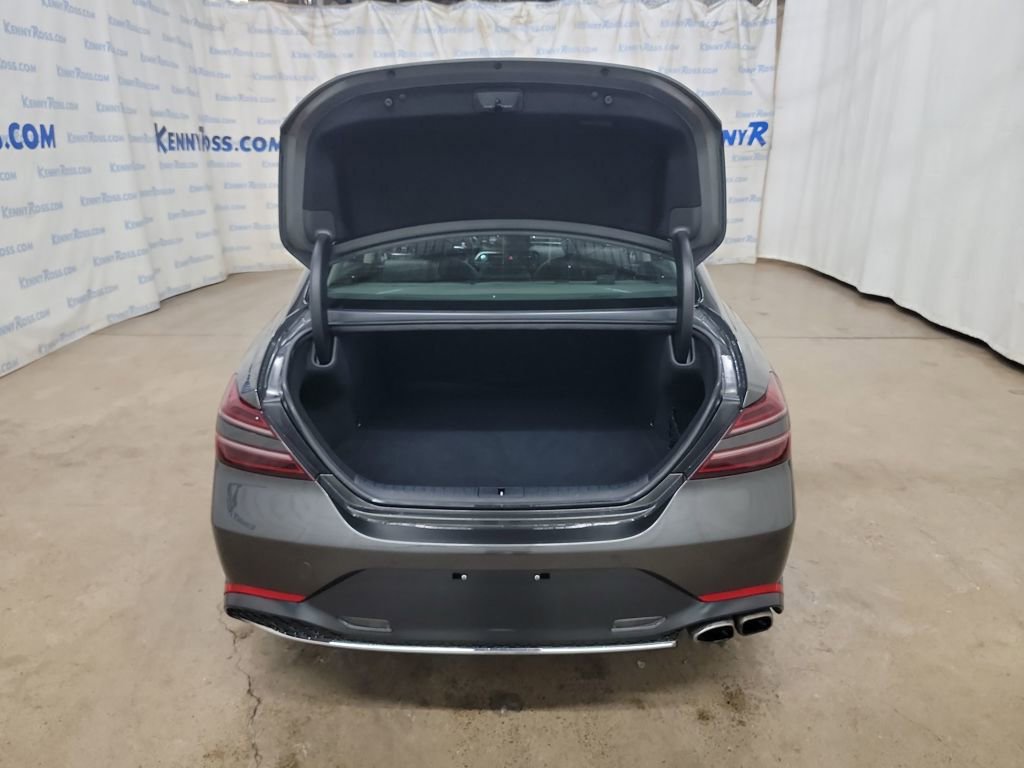 Used 2023 Genesis G70 2.0T image 14