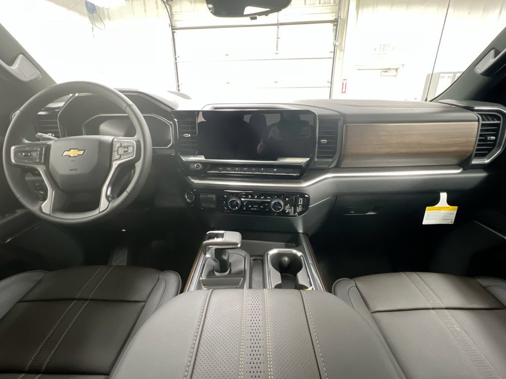 New 2026 Chevrolet Silverado 1500 High Country w/ Technology Package AWD/4WD image 10
