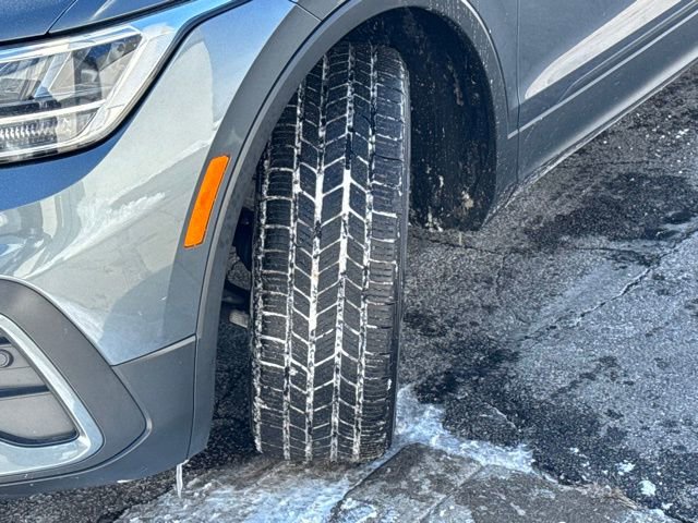 Used 2023 Volkswagen Tiguan SE image 13