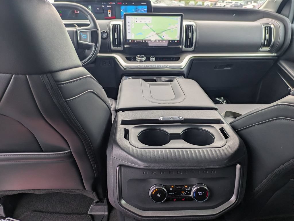 Used 2025 Ford Expedition Platinum AWD/4WD image 31