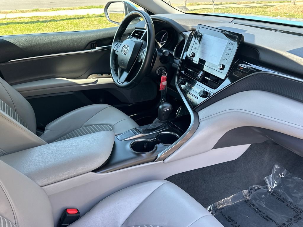 Used 2023 Toyota Camry SE image 11