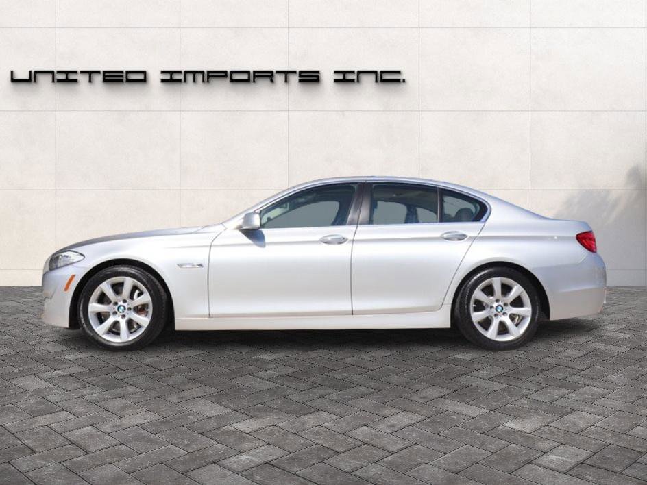 Used 2011 BMW 550i Sedan image 3