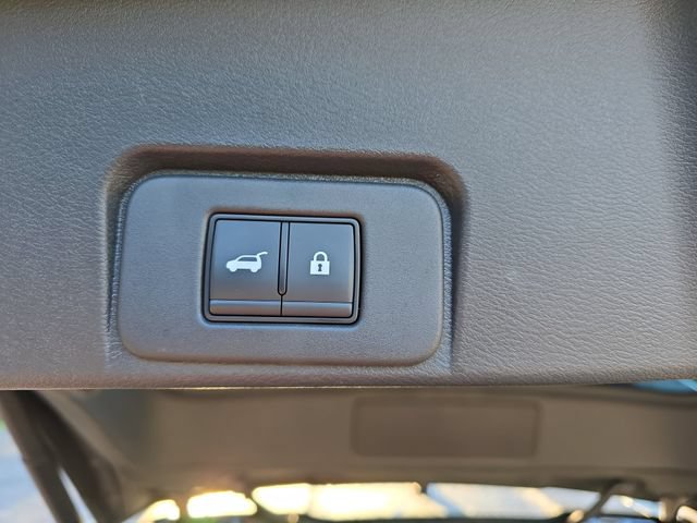 Used 2023 Nissan Rogue SV w/ SV Premium B Package FWD image 18