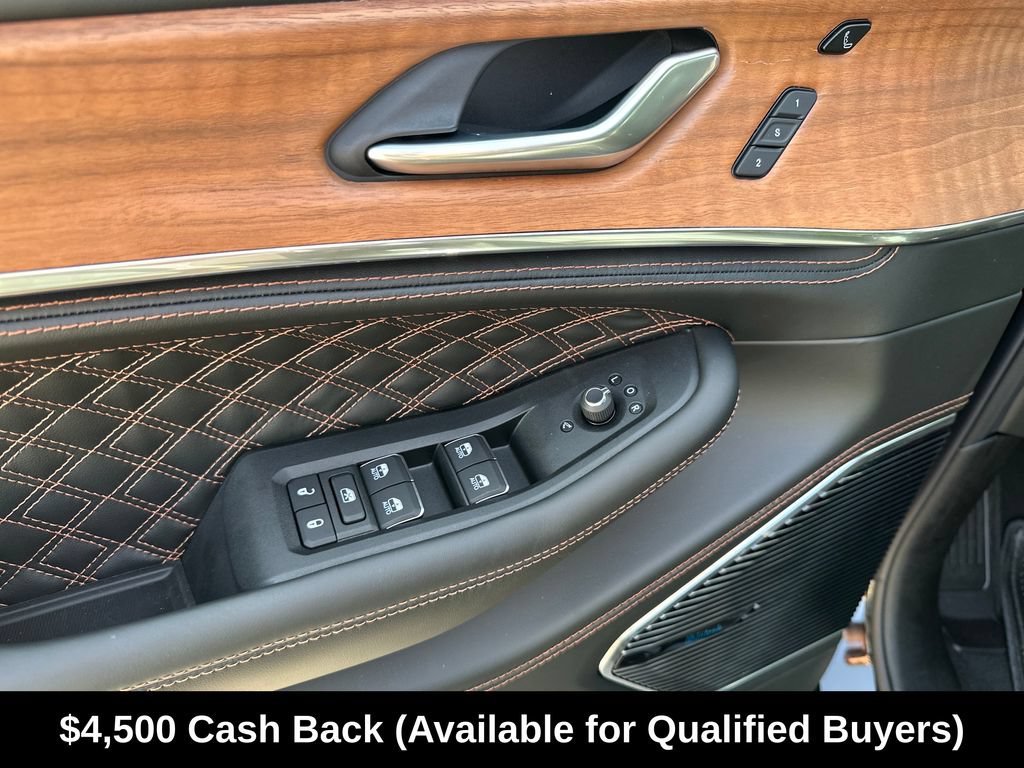 New 2026 Jeep Grand Cherokee Summit w/ Obsidian Package AWD/4WD image 17
