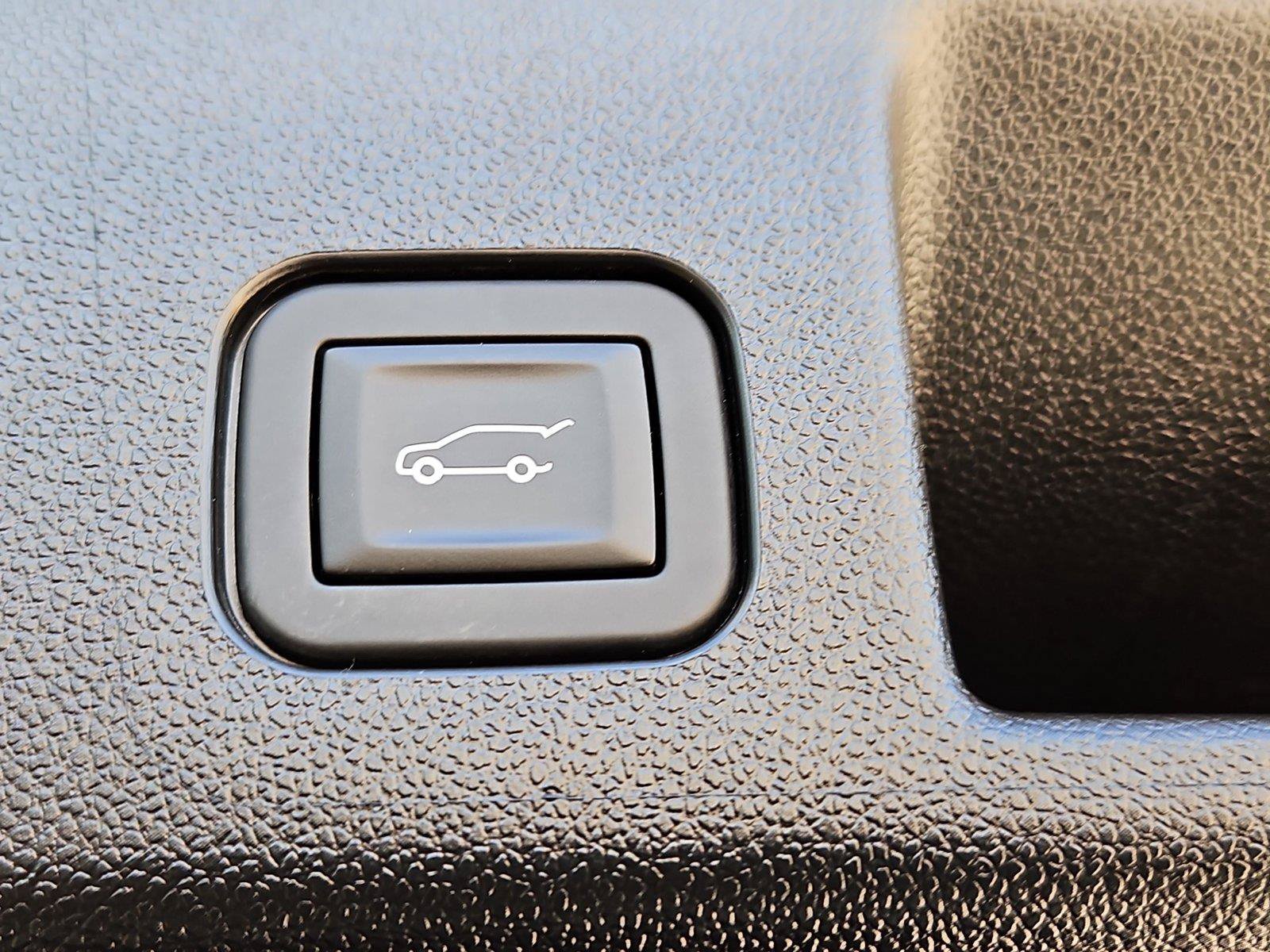 Used 2025 Chevrolet Equinox EV RS w/ Convenience Package II FWD image 31
